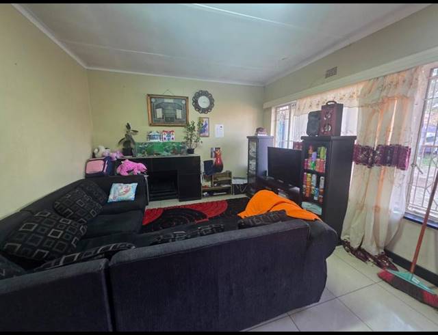 3 BEDROOM HOUSE FOR SALE IN FINSBURY